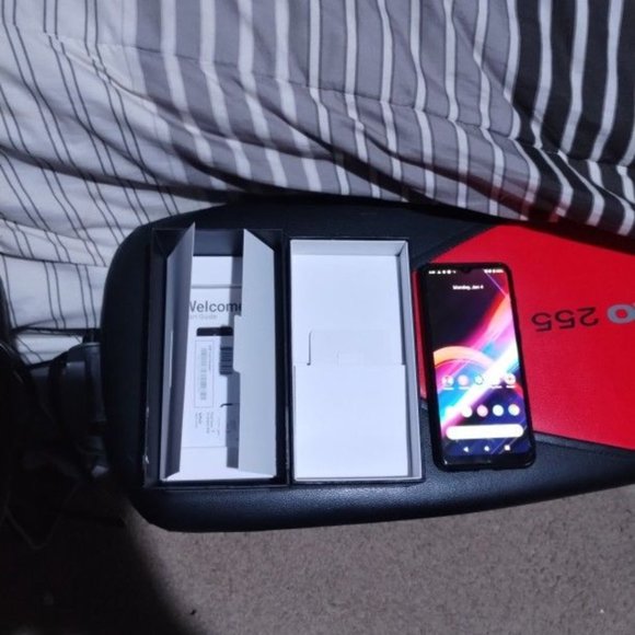 T-Mobile REVVL4+ phone - Picture 6 of 6